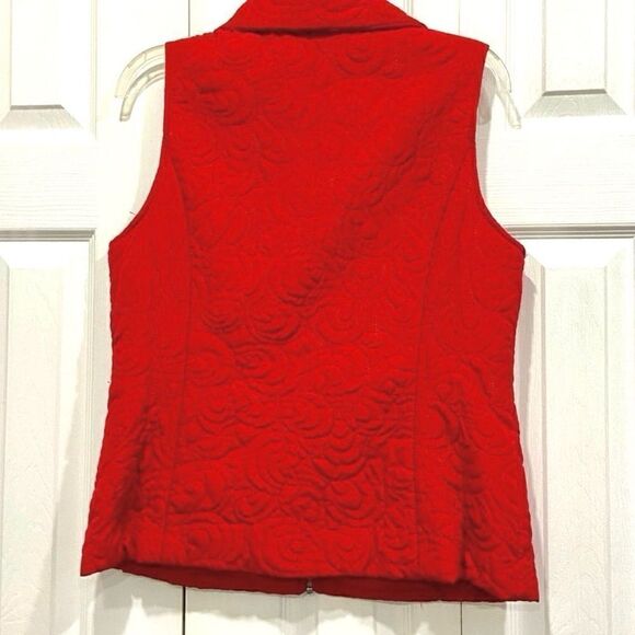 Christopher & Banks red quilted zipper up vest  size small - Picture 2 of 8